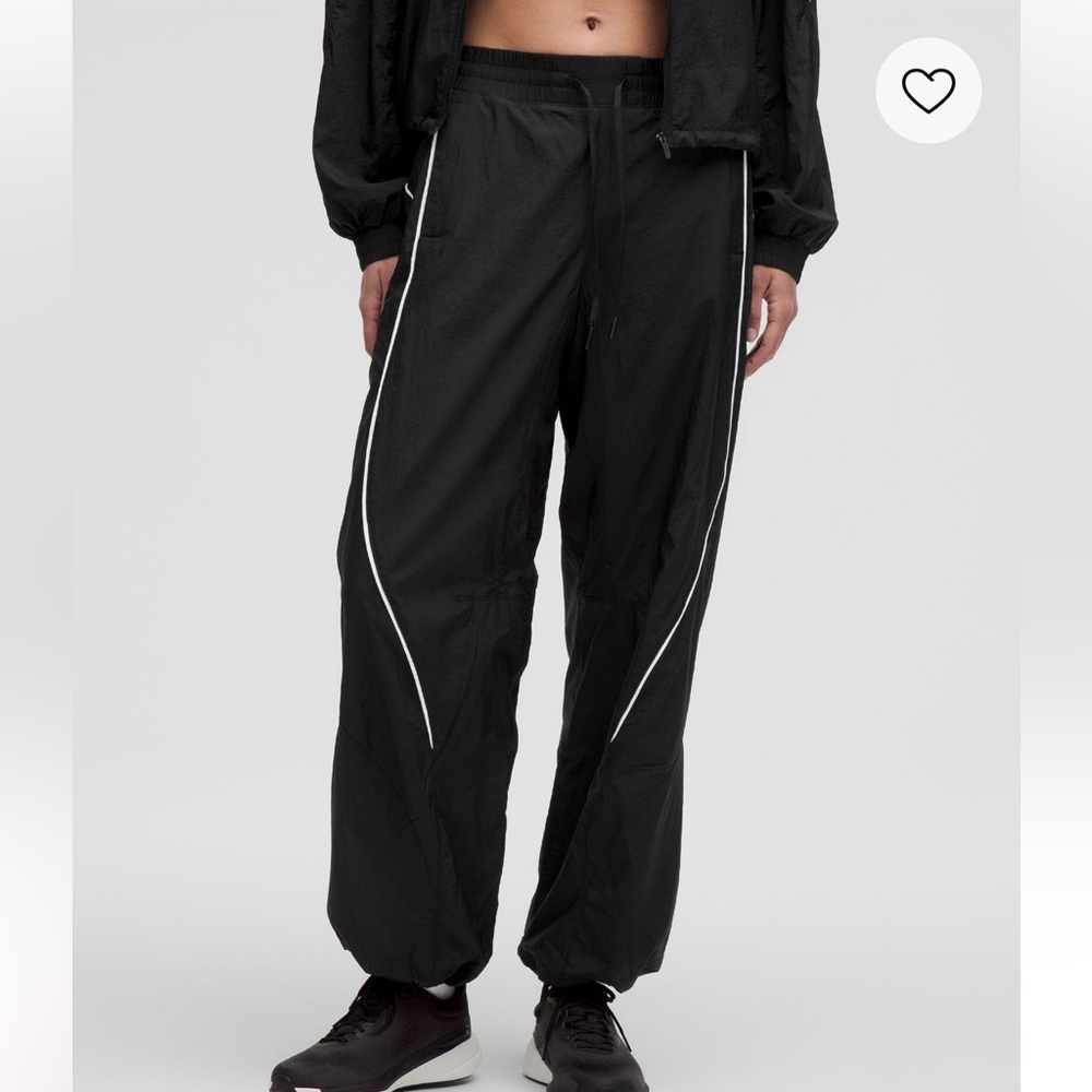 Lululemon License To Train mid rise lightweight jogger